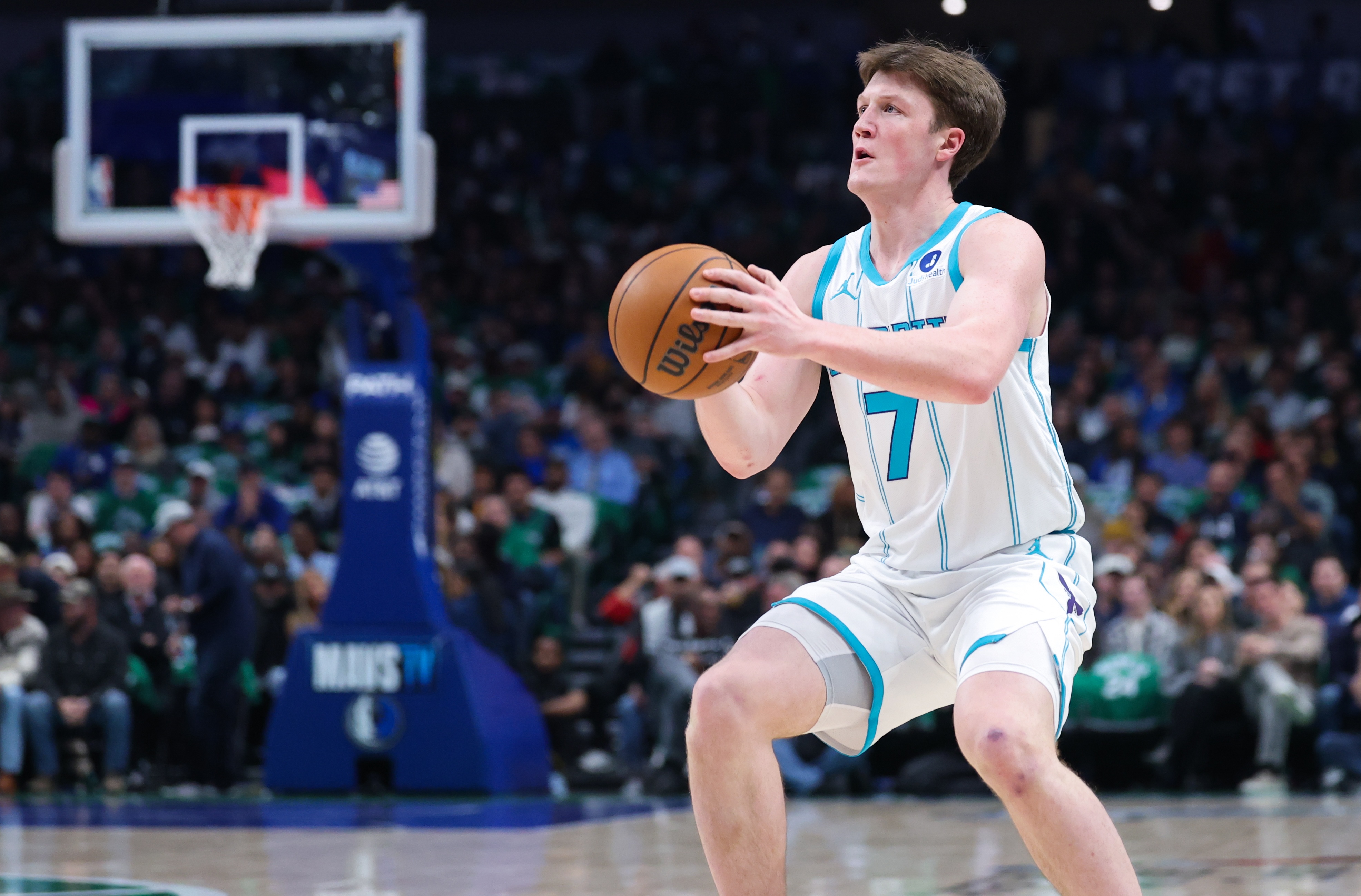 海洋之神线路检测590-调整能力极强！克尼佩尔第三节6中5&amp;三分4中3轰17分 上半场仅2分