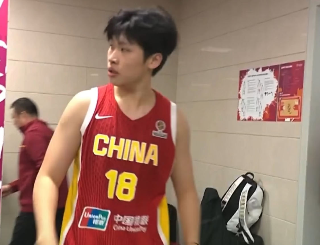 海洋之神590线路检测中心-胜捷克更衣室！王思雨笑开花，其余各将淡定，球队隐患还是多！